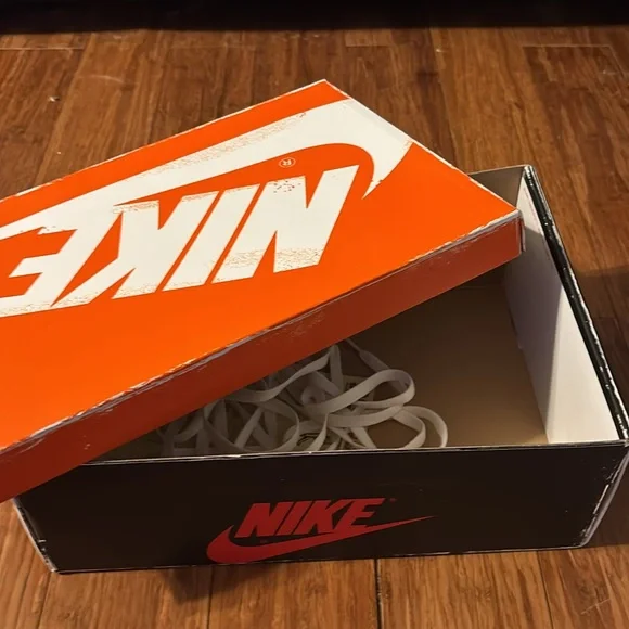 Jordan, one retro lost and found.size 7 has box both laces